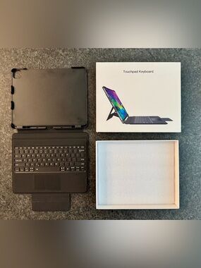 Bluetooth Touchpad Keyboard Case for iPad Pro 11" & iPad Air 4/5 — New In Box